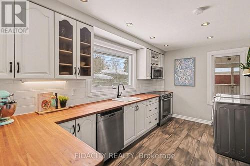 758 Smyth Road, Ottawa, ON - Indoor Photo Showing Kitchen