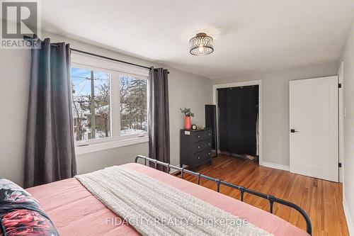 758 Smyth Road, Ottawa, ON - Indoor Photo Showing Bedroom