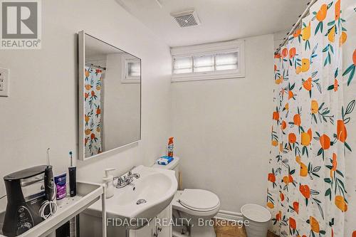 758 Smyth Road, Ottawa, ON - Indoor Photo Showing Bathroom