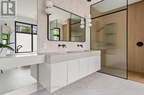1308 Greenoaks Drive, Mississauga, ON - Indoor Photo Showing Bathroom