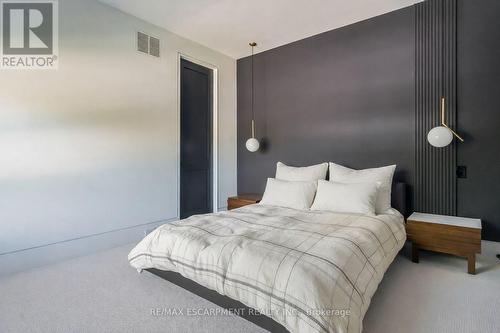 1308 Greenoaks Drive, Mississauga, ON - Indoor Photo Showing Bedroom