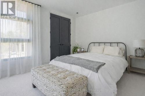 1308 Greenoaks Drive, Mississauga, ON - Indoor Photo Showing Bedroom