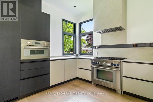 1308 Greenoaks Drive, Mississauga, ON - Indoor Photo Showing Kitchen