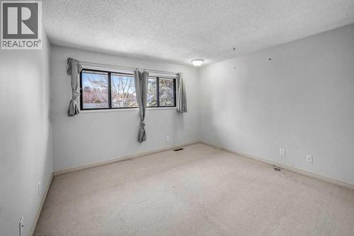 2140 146 Avenue Se, Calgary, AB - Indoor Photo Showing Other Room