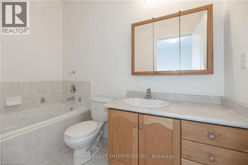 802 Coldstream Drive, Oshawa, ON - Indoor Photo Showing Bathroom