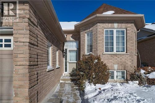 802 Coldstream Drive, Oshawa, ON - Outdoor