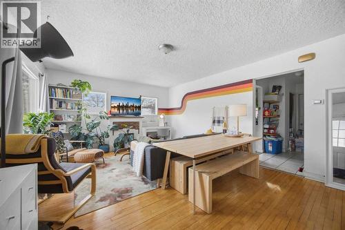 1339 11 Avenue Se, Calgary, AB - Indoor