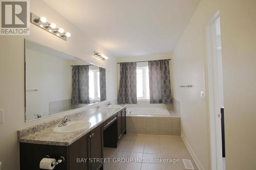 3903 Tufgar Crescent, Burlington, ON - Indoor Photo Showing Bathroom