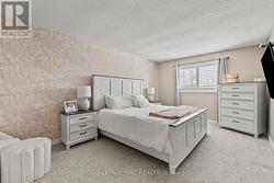 Primary Bedroom w/ walk-in closet - 