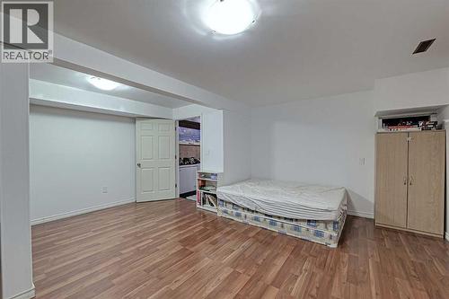 28 7 Avenue Se, High River, AB - Indoor Photo Showing Bedroom