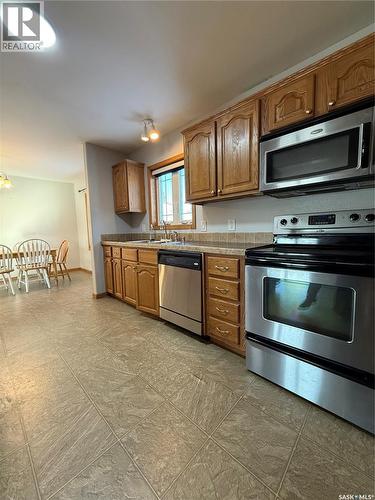 233 High Avenue, Saltcoats, SK - Indoor Photo Showing Kitchen