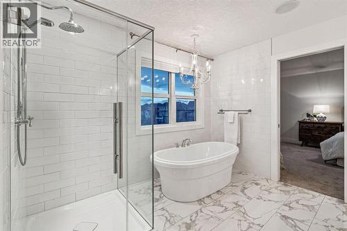 47 Sundown Way, Cochrane, AB - Indoor Photo Showing Bathroom