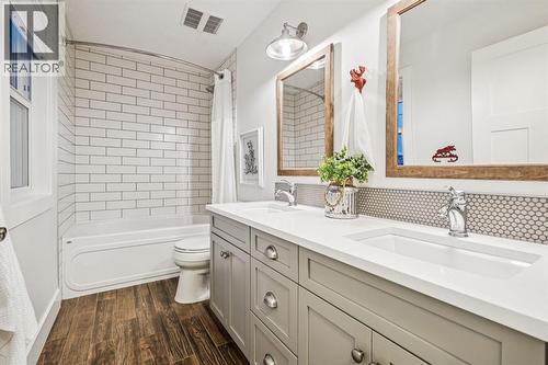 47 Sundown Way, Cochrane, AB - Indoor Photo Showing Bathroom