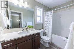 Upper level 4 Pce bathroom - 