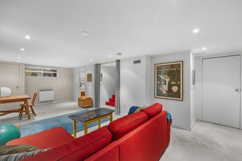 Salle de jeux - 580 Av. Lazard, Mont-Royal, QC - Indoor