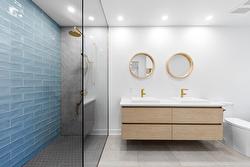 Salle de bains attenante à la CCP - 