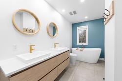 Salle de bains attenante à la CCP - 