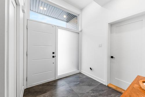 Hall d'entrée/Vestibule - 2015 Av. De Salaberry, Chambly, QC - Indoor Photo Showing Other Room