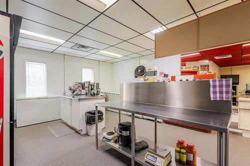 655 Main St, Morris, MB 