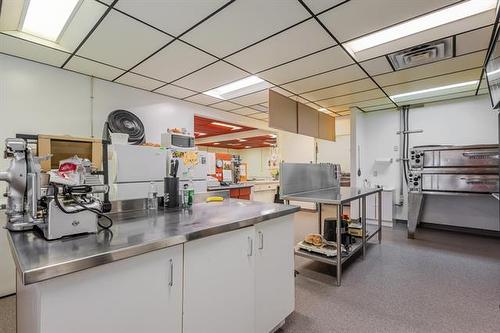 655 Main St, Morris, MB 