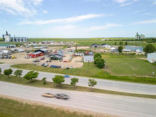 655 Main St, Morris, MB 