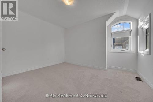 3950 Koenig Road, Burlington, ON - Indoor Photo Showing Other Room
