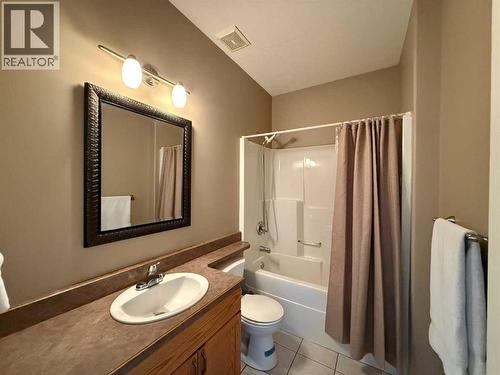 294 Tocher Avenue, Hinton, AB - Indoor Photo Showing Bathroom