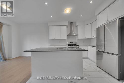 3950 Koenig Road, Burlington, ON - Indoor Photo Showing Kitchen