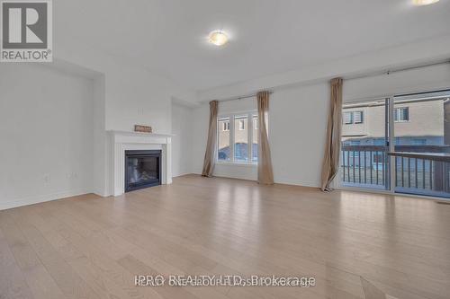 3950 Koenig Road, Burlington, ON - Indoor Photo Showing Living Room With Fireplace