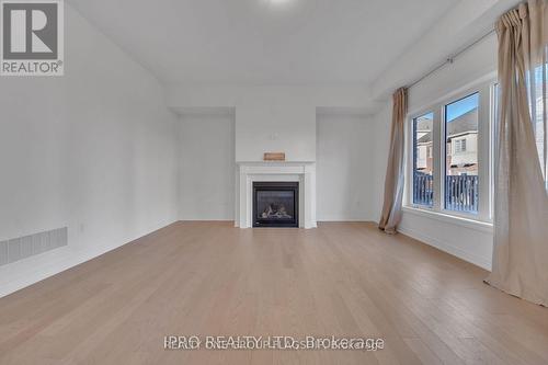 3950 Koenig Road, Burlington, ON - Indoor Photo Showing Living Room With Fireplace