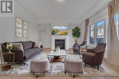 3950 Koenig Road, Burlington, ON - Indoor Photo Showing Living Room With Fireplace