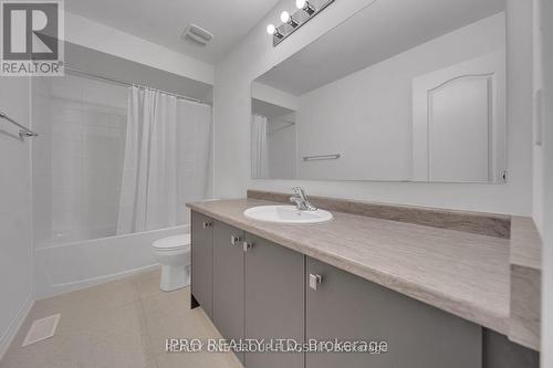 3950 Koenig Road, Burlington, ON - Indoor Photo Showing Bathroom