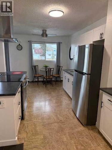 202, 11114 Hoppe, Grande Cache, AB - Indoor Photo Showing Kitchen
