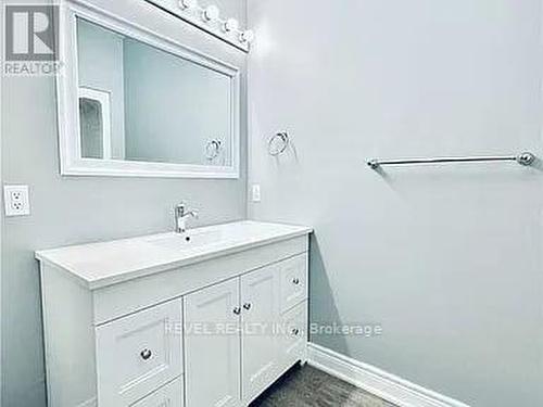 Bathroom - Unit A - 528 Lincoln Street, Welland, ON - Indoor Photo Showing Bathroom