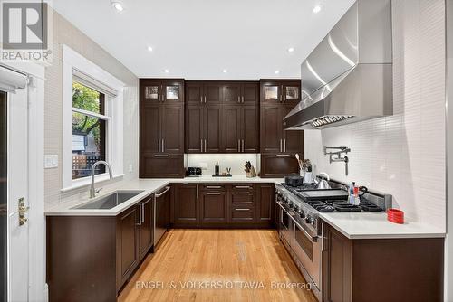 297 Clemow Avenue, Ottawa, ON - Indoor Photo Showing Kitchen With Upgraded Kitchen