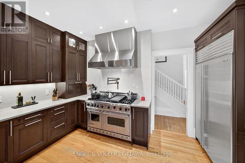 297 Clemow Avenue, Ottawa, ON - Indoor Photo Showing Kitchen With Upgraded Kitchen