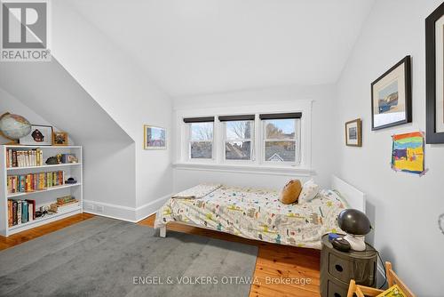 297 Clemow Avenue, Ottawa, ON - Indoor Photo Showing Bedroom