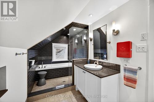 297 Clemow Avenue, Ottawa, ON - Indoor Photo Showing Bathroom