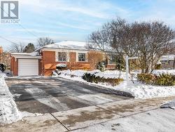 309 QUEEN MARY DRIVE  Oakville (Co Central), ON L6K 3L5