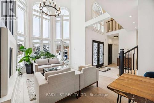 6 Devonridge Crescent, Toronto, ON - Indoor