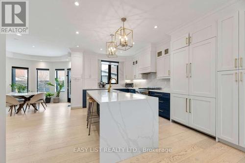 6 Devonridge Crescent, Toronto, ON - Indoor Photo Showing Kitchen With Upgraded Kitchen