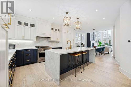 6 Devonridge Crescent, Toronto, ON - Indoor Photo Showing Kitchen With Upgraded Kitchen