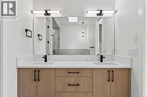 32 Lakes Estates Circle, Strathmore, AB - Indoor Photo Showing Bathroom