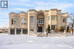 10 MERRYDALE Court  Brampton, ON L6P 0H4