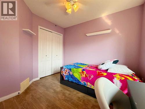 2905 10 Avenue, Wainwright, AB - Indoor Photo Showing Bedroom