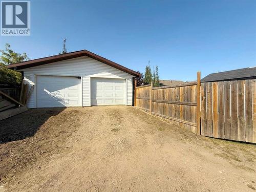 2905 10 Avenue, Wainwright, AB - Outdoor With Exterior