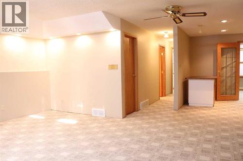 164 Mt Crandell Crescent W, Lethbridge, AB - Indoor Photo Showing Other Room