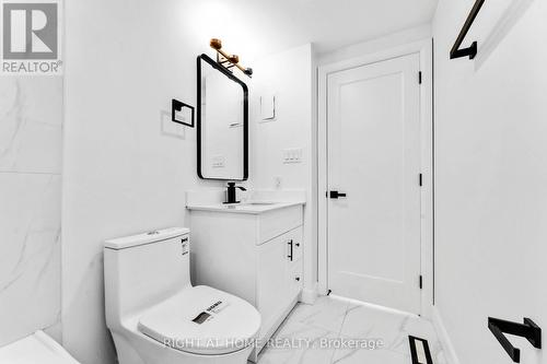 2700 Priscilla Street, Ottawa, ON - Indoor Photo Showing Bathroom