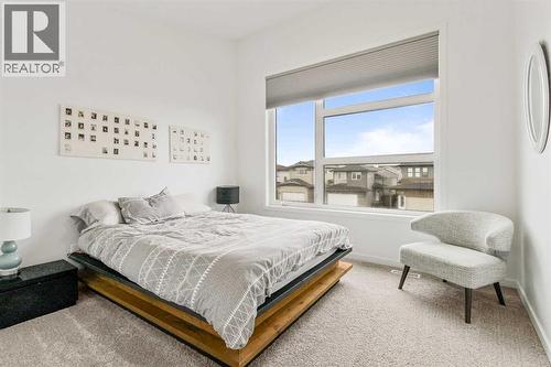 668 Aquitania Boulevard W, Lethbridge, AB - Indoor Photo Showing Bedroom