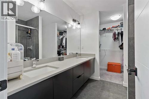 668 Aquitania Boulevard W, Lethbridge, AB - Indoor Photo Showing Bathroom